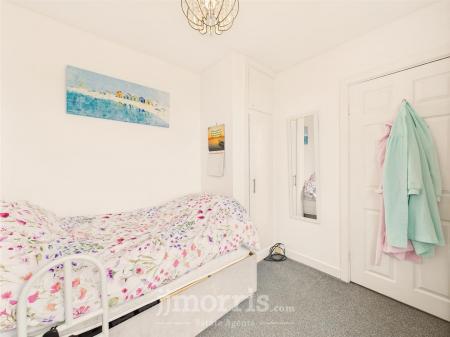CAM05297G0-PR0065-STILL007.jpg