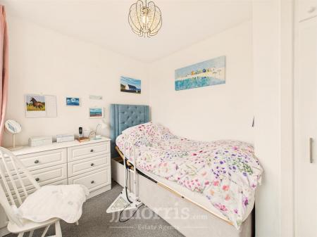CAM05297G0-PR0065-STILL006.jpg