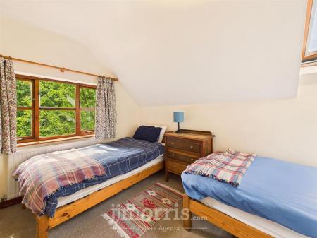 Sixth Bedroom