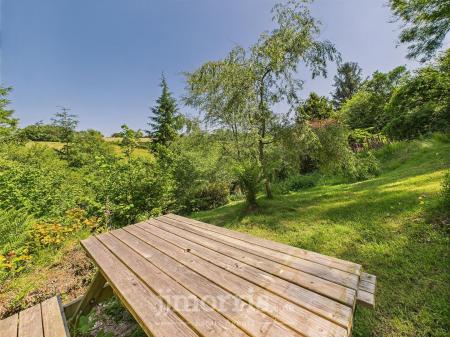 CAM05297G0-PR0061-STILL049.jpg