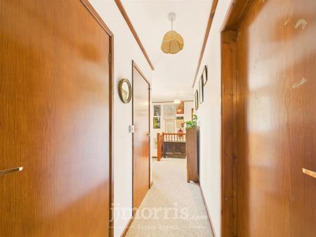 CAM02122G0-PR0332-STILL037.jpg