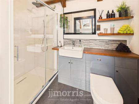 Ensuite