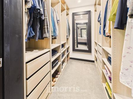 Walk In Wardrobe/Dressing Room