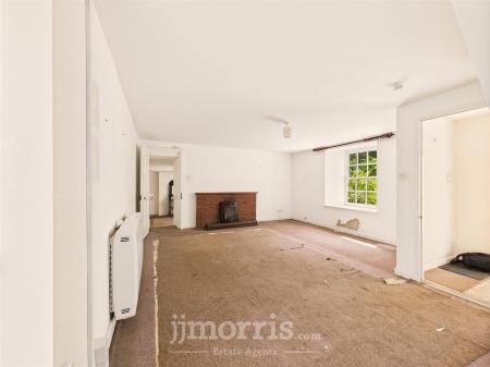 CAM05297G0-PR0077-STILL002.jpg