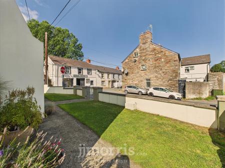 CAM05297G0-PR0081-STILL027.jpg