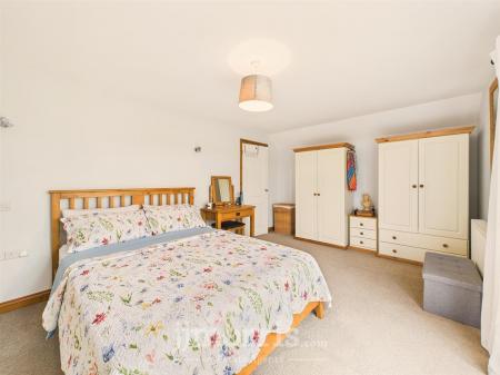 CAM05297G0-PR0091-STILL009.jpg