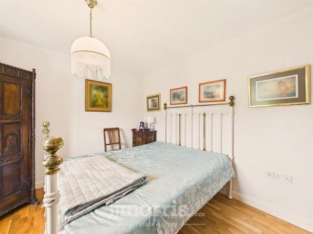 CAM05297G0-PR0085-STILL012.jpg