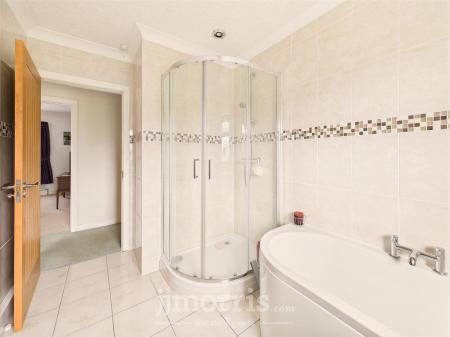 CAM05297G0-PR0084-STILL004.jpg
