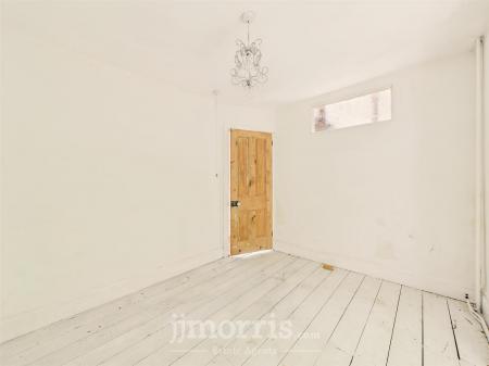CAM05297G0-PR0093-STILL027.jpg