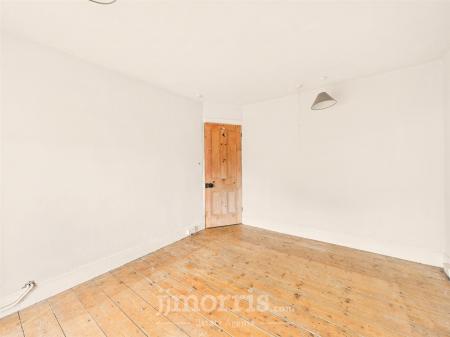 CAM05297G0-PR0093-STILL024.jpg
