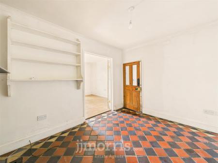 CAM05297G0-PR0093-STILL014.jpg