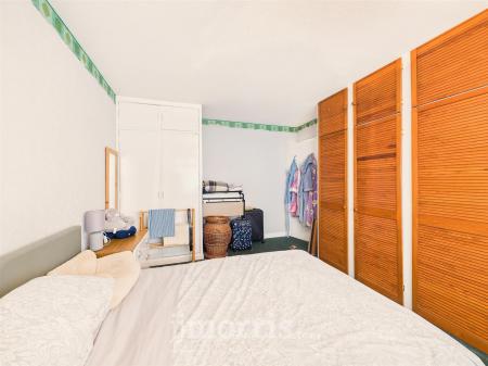 CAM05297G0-PR0094-STILL015.jpg