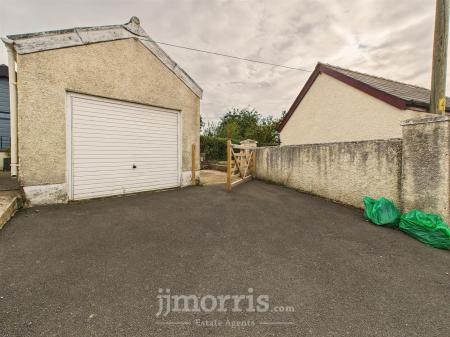CAM05297G0-PR0095-STILL039.jpg