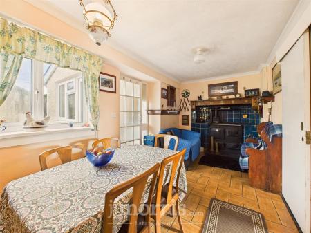 CAM05297G0-PR0095-STILL012.jpg