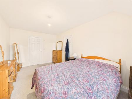 CAM05297G0-PR0104-STILL022.jpg