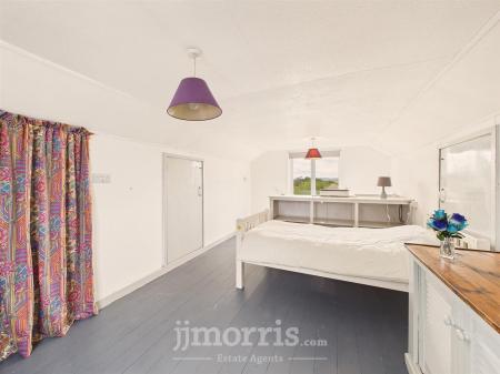 Loft Room/Bedroom Five