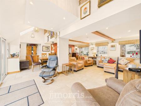 Living Room/Dining Room