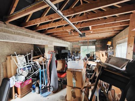 Garage/Workshop