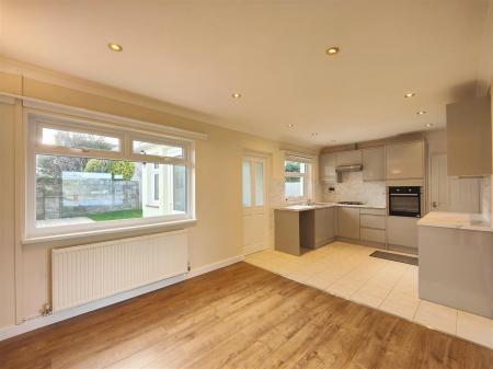 Kitchen/Dining Room