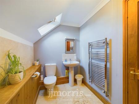 En Suite Shower Room