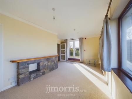 Sitting/Dining Room