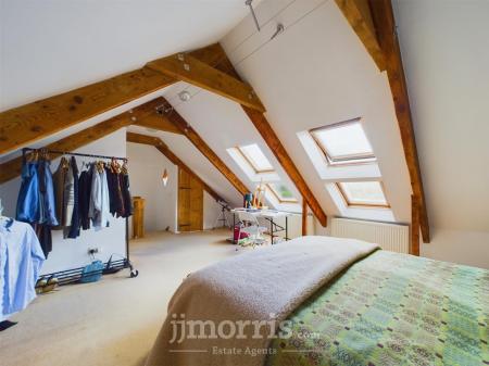 Studio/Loft Room