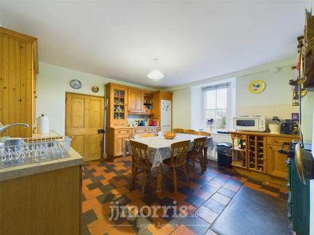 Kitchen/Breakfast Room