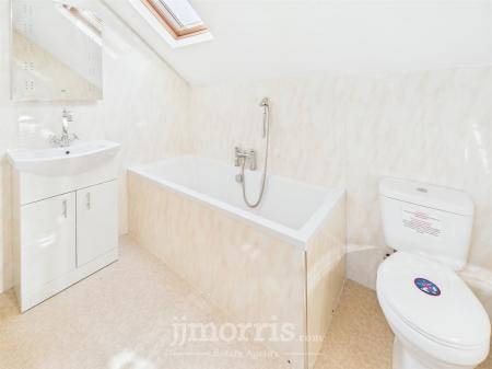 En Suite Bathroom