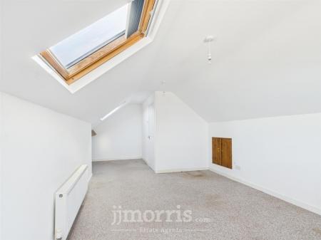 Studio/Sitting Room/Bedroom 2