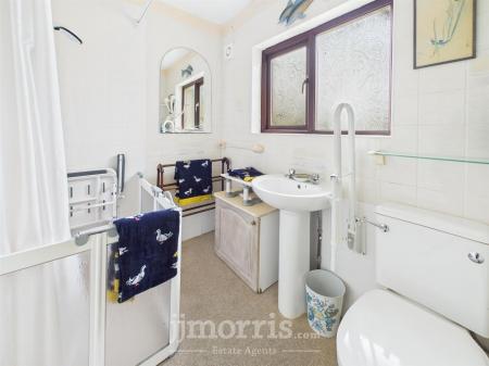 Wet/Shower Room