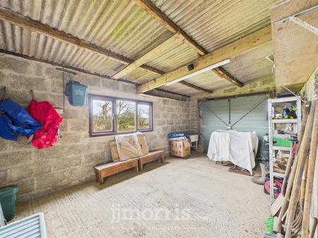 Lean-to Garage