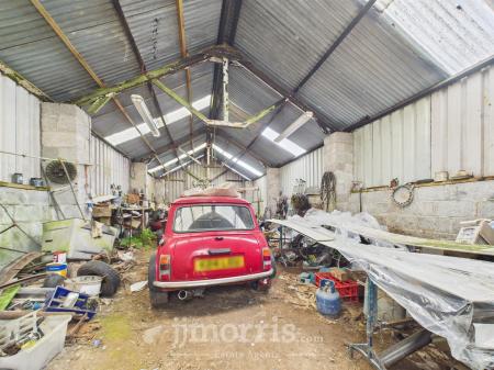 Garage/Workshop