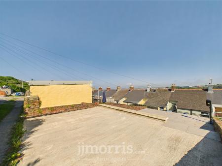 CAM02122G0-PR0312-STILL034.jpg