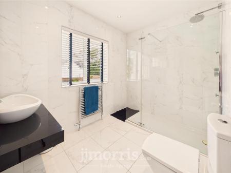 En Suite Shower Room