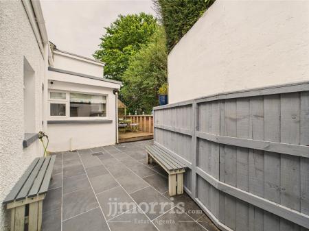 CAM02122G0-PR0315-STILL025.jpg