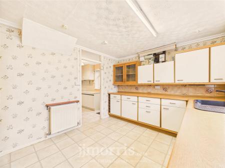 CAM02122G0-PR0316-STILL008.jpg