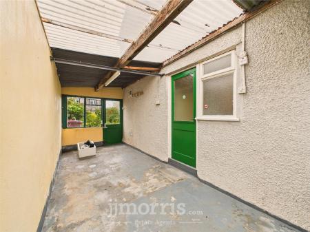 Lean-to Garage