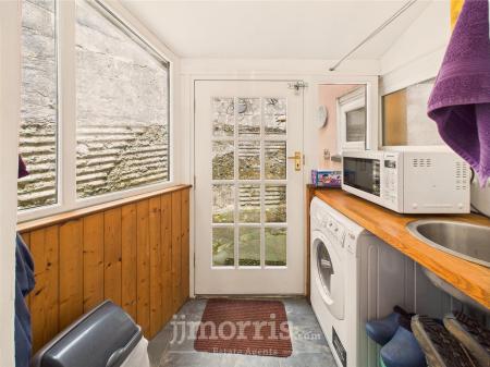 Utility Room/Rear Porch