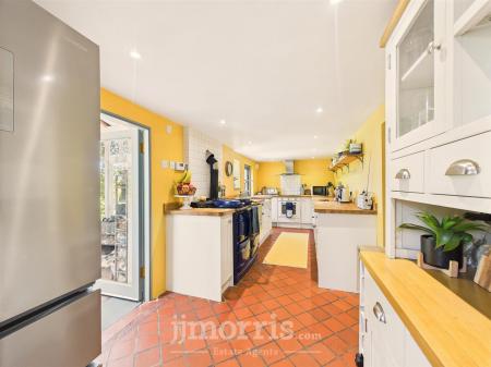 Kitchen/Breakfast Room