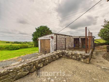 Dog/Kennel and Run