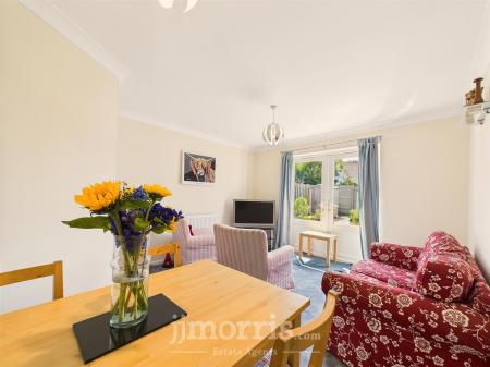 Sitting/Dining Room