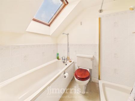 En Suite Bathroom
