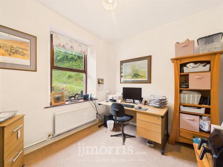Office/Bedroom 4