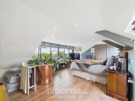 Bedroom 3/Studio