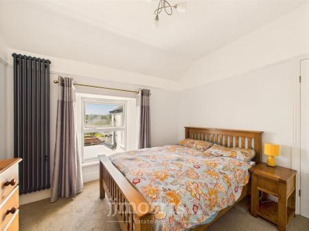 Bedroom 2 (Rear)