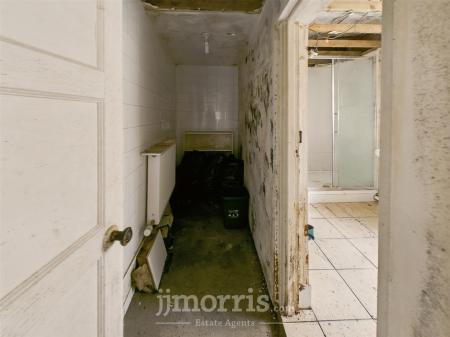 CAM02122G0-PR0350-STILL016.jpg