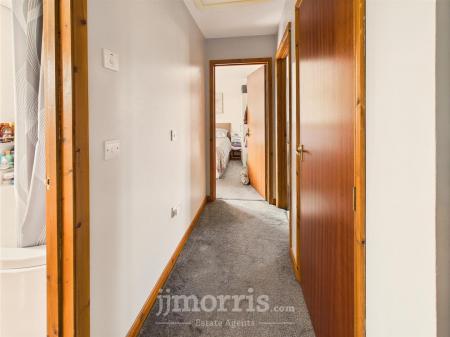 CAM02122G0-PR0352-STILL025.jpg