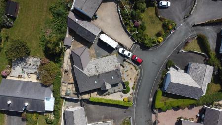 9, Tir Treharne Newport, Pembrokeshire, SA42 0RN 1