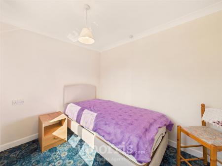 Bedroom 3/Study