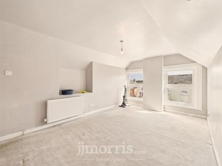 Bedroom 1 (Rear)